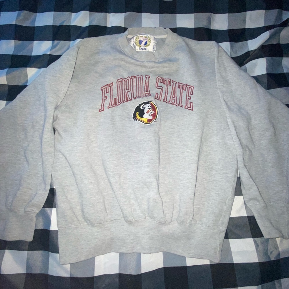 LOGO 7 Gray Sweatshirt with  Yellow Emblem
